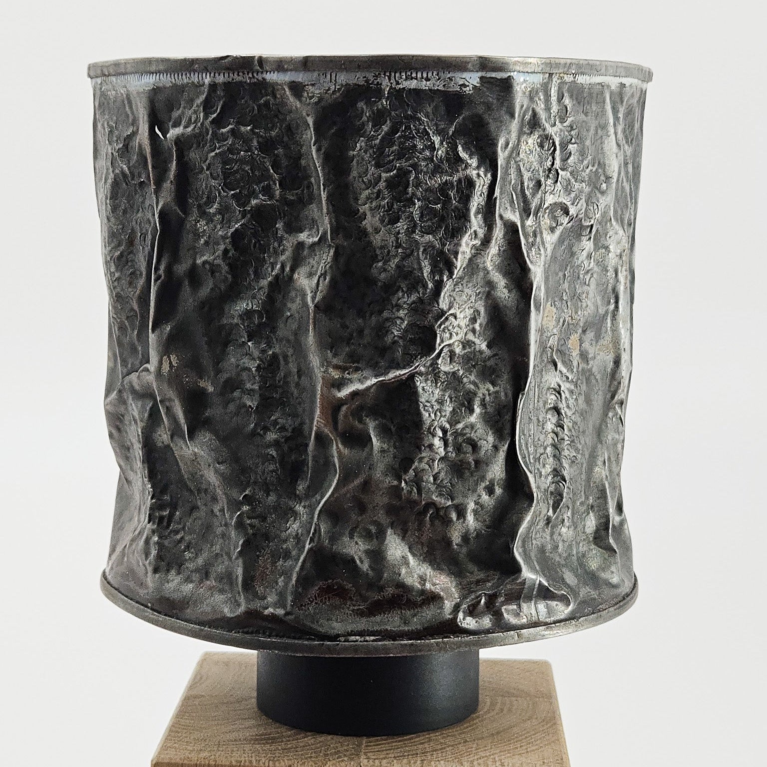 Upcycling tafellamp van aluminium en eikenhout