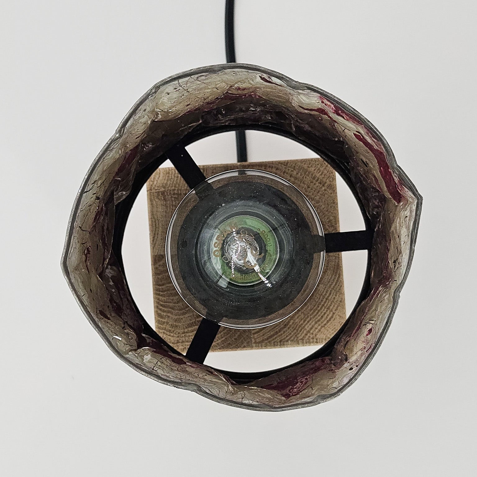 Upcycling Tischlampe aus Aluminium & Eichenholz