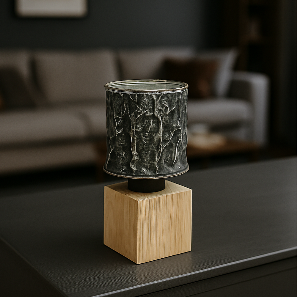 Upcycling Tischlampe aus Aluminium & Eichenholz